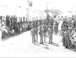 Desfile militar em Porto da Folha 1969